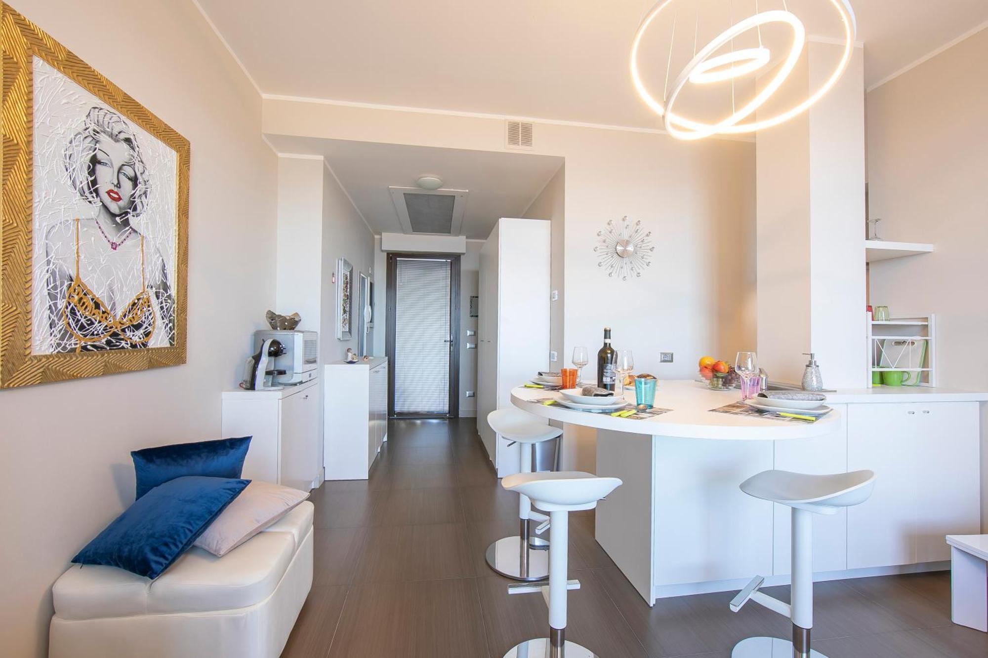 Suite On The Lake - Happy Rentals Meina Bagian luar foto
