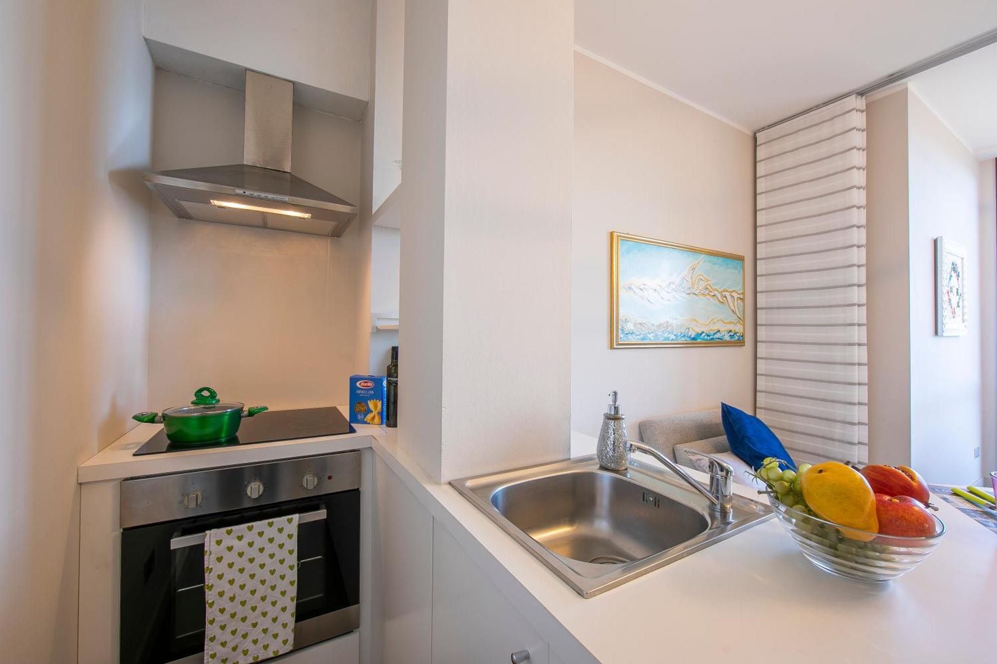 Suite On The Lake - Happy Rentals Meina Bagian luar foto